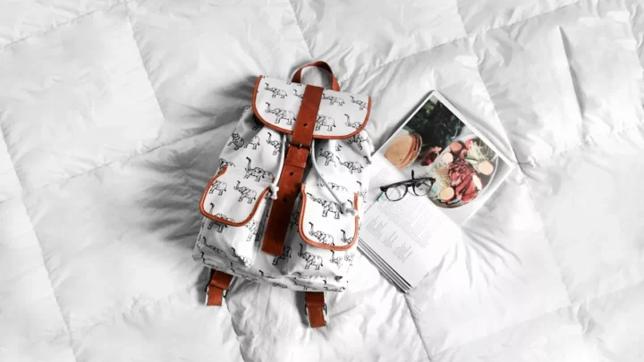 book snow winter white glass backpack 47362 pxhere.com